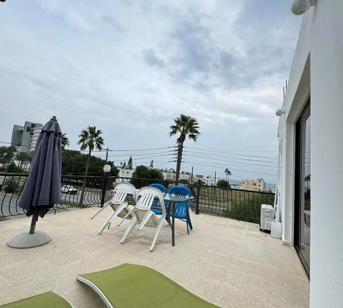 Sea Apartments Larnaca 2*,  Cypr