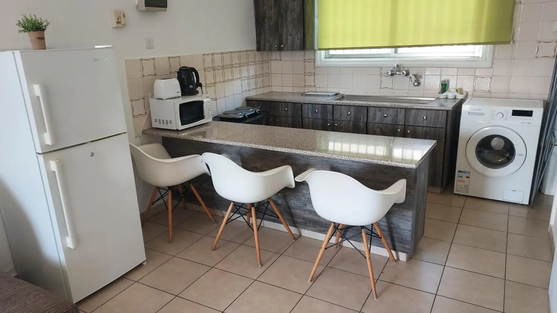 Sea Apartments Larnaca Aparthotel