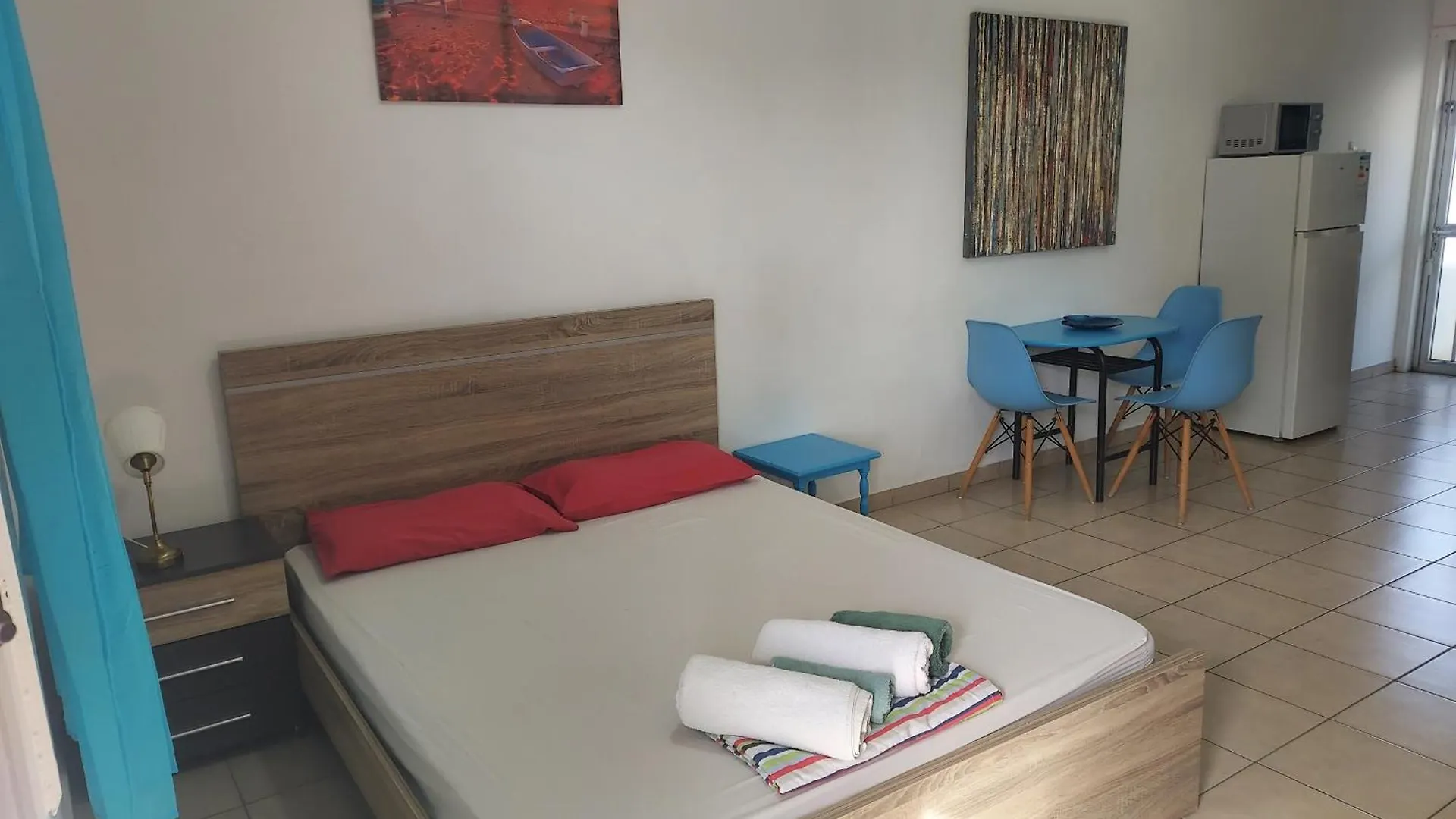 Sea Apartments Larnaca 2*,