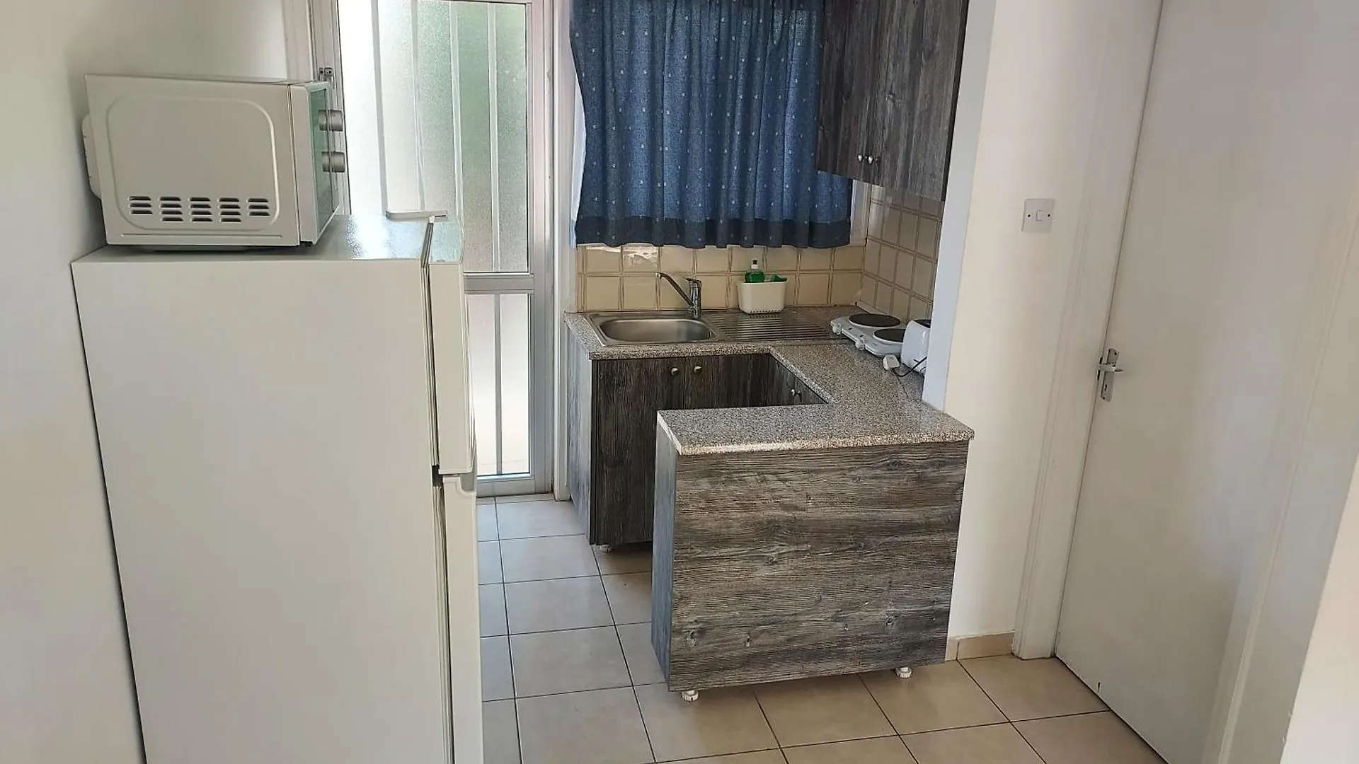Sea Apartments Larnaca Hotel apartamentowy