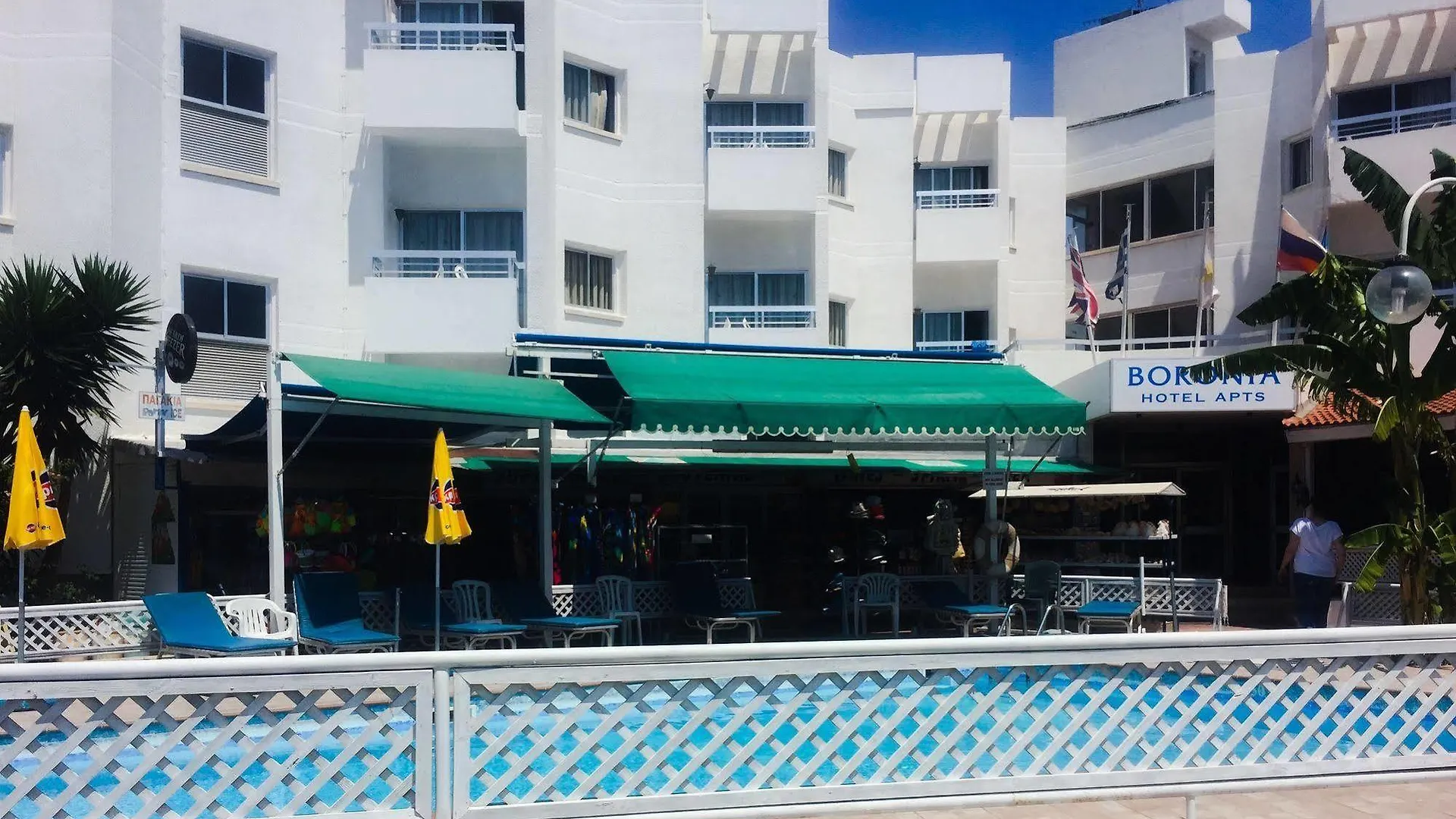 Sea Apartments Larnaca 2*,